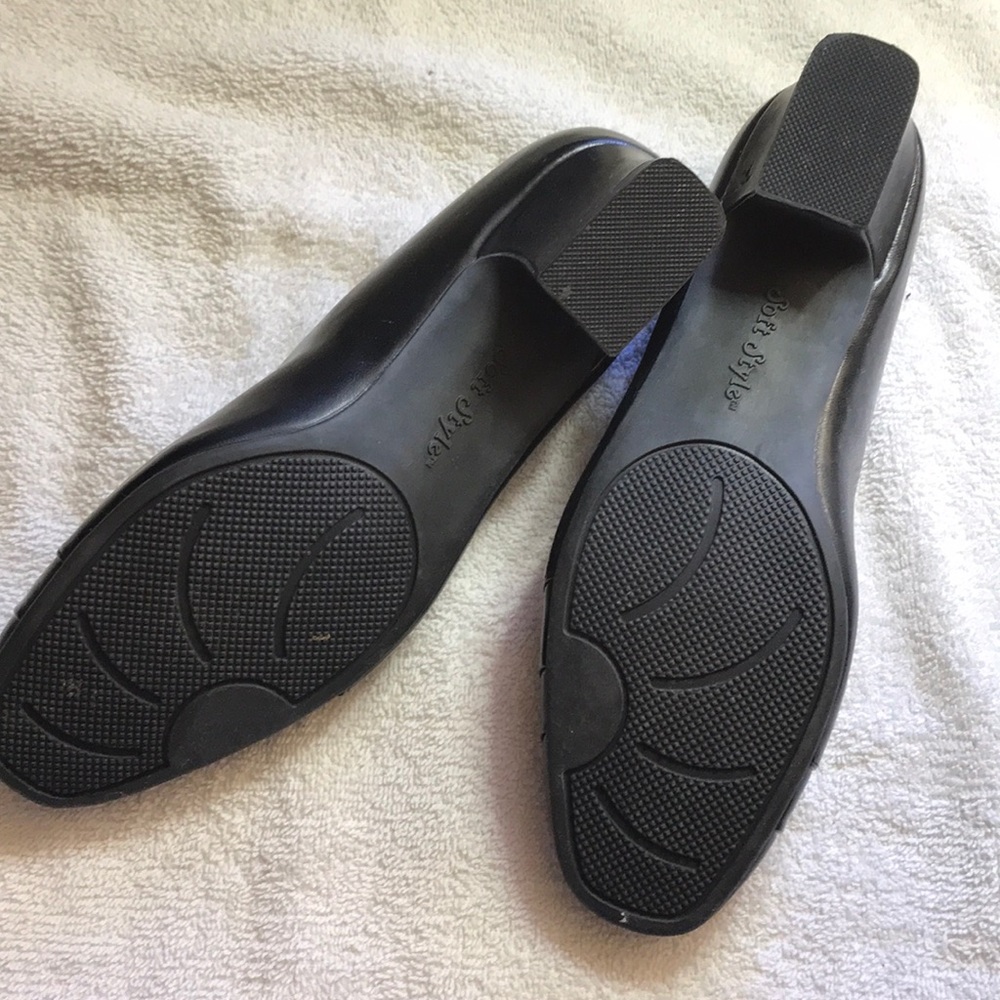 ✨SALE✨Flats - Picture 2 of 3